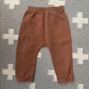 Quincy Mae muslin joggers